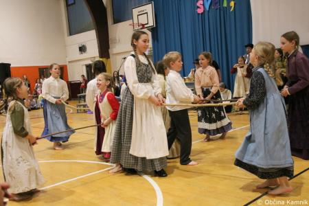 Otroci Osnovne šole Marije Vere Mi smo svet, mi smo otroci (78)